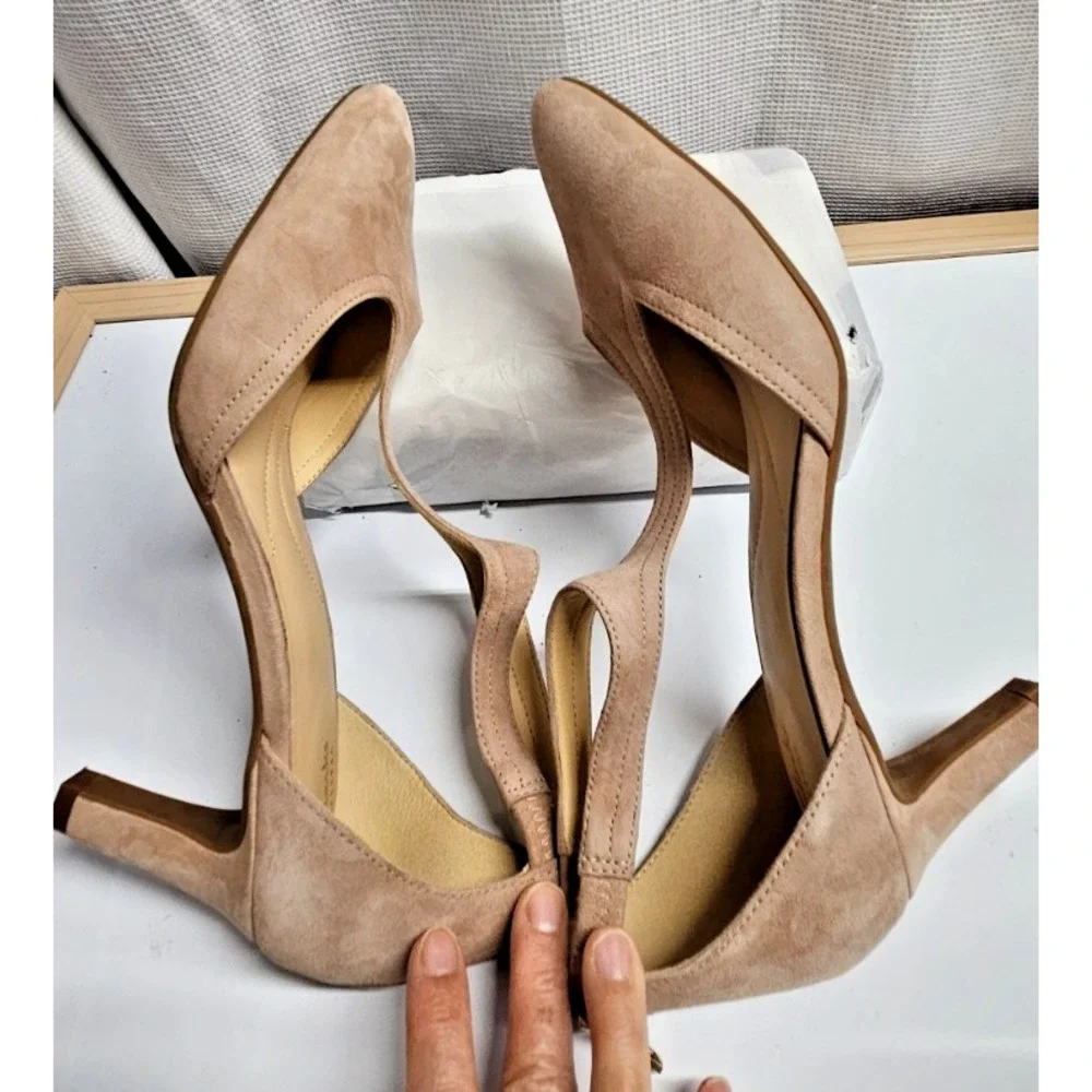 Clarks Artisan women Calla Lily‎ suede pumps heel zipper beige Sz 8.5M